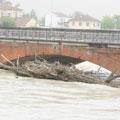 Un ponte lascer il posto ad un altro ponte